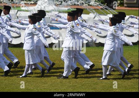 (160817) -- JAKARTA, Aug. 17, 2016 -- Indonesian soldiers take part in the Indonesian Independence Day ceremony in Jakarta on August 17, 2016. Indonesia marked its 71st anniversary of independence on August 17. ) (zy) INDONESIA-JAKARTA-INDEPENDENCE DAY DuxYu PUBLICATIONxNOTxINxCHN   160817 Jakarta Aug 17 2016 Indonesian Soldiers Take Part in The Indonesian Independence Day Ceremony in Jakarta ON August 17 2016 Indonesia marked its 71st Anniversary of Independence ON August 17 ZY Indonesia Jakarta Independence Day DuxYu PUBLICATIONxNOTxINxCHN Stock Photo