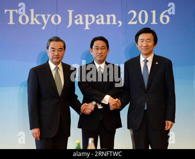 (160824) -- TOKYO, Aug. 24, 2016 -- Chinese Foreign Minister Wang Yi, Japanese Foreign Minister Fumio Kishida and South Korean Foreign Minister Yun Byung Se (from L to R) shake hands as they attend the 8th trilateral foreign ministers meeting in Tokyo, Japan, Aug. 24, 2016. ) JAPAN-TOKYO-8TH TRILATERAL FOREIGN MINISTERS MEETING MaxPing PUBLICATIONxNOTxINxCHN   160824 Tokyo Aug 24 2016 Chinese Foreign Ministers Wang Yi Japanese Foreign Ministers Fumio Kishida and South Korean Foreign Ministers Yun Byung SE from l to r Shake Hands As They attend The 8th Trilateral Foreign Minister Meeting in Tok Stock Photo
