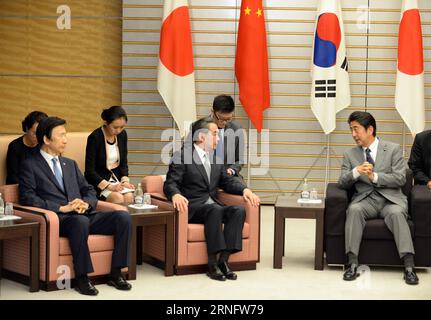 (160824) -- TOKYO, Aug. 24, 2016 -- Japanese Prime Minister Shinzo Abe (R, Front) meets with Chinese Foreign Minister Wang Yi (C, front) and South Korean Foreign Minister Yun Byung-se (L, Front) in Tokyo, Japan, Aug. 24, 2016. )(yk) JAPAN-TOKYO-CHINA-WANG YI-ABE-MEETING MaxPing PUBLICATIONxNOTxINxCHN   160824 Tokyo Aug 24 2016 Japanese Prime Ministers Shinzo ABE r Front Meets With Chinese Foreign Ministers Wang Yi C Front and South Korean Foreign Ministers Yun Byung SE l Front in Tokyo Japan Aug 24 2016 YK Japan Tokyo China Wang Yi ABE Meeting MaxPing PUBLICATIONxNOTxINxCHN Stock Photo