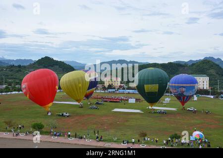 (160901) -- SON LA, Sept. 1, 2016 -- Photo taken on Sept. 1, 2016 shows a scene of the International Air Balloon Festival 2016 in Moc Chau district of Son La province, northern Vietnam. The International Air Balloon Festival 2016 opened in Vietnam s northern Son La province on Thursday, some 200 km west of capital Hanoi. ) (zjy) VIETNAM-SON LA-AIR BALLOON FESTIVAL VNA PUBLICATIONxNOTxINxCHN   160901 Sun La Sept 1 2016 Photo Taken ON Sept 1 2016 Shows a Scene of The International Air Balloon Festival 2016 in MOC Chau District of Sun La Province Northern Vietnam The International Air Balloon Fes Stock Photo