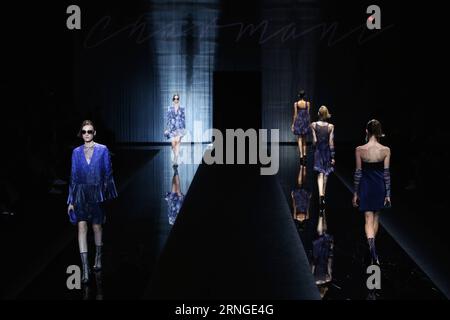 (160923) -- MILAN, Sept. 23, 2016 -- Models present creations at Giorgio Armani fashion show during Milan Fashion Week Spring/Summer 2017 in Milan, Italy, Sept. 23, 2016. )(cl) ITALY-MILAN-FASHION WEEK-GIORGIO ARMANI JinxYu PUBLICATIONxNOTxINxCHN   Milan Sept 23 2016 Models Present Creations AT Giorgio Armani Fashion Show during Milan Fashion Week Spring Summer 2017 in Milan Italy Sept 23 2016 CL Italy Milan Fashion Week Giorgio Armani JinxYu PUBLICATIONxNOTxINxCHN Stock Photo