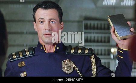 JUDGE DREDD 1994 Buena Vista Pictures Distribution film with Sylvester Stallone Stock Photo