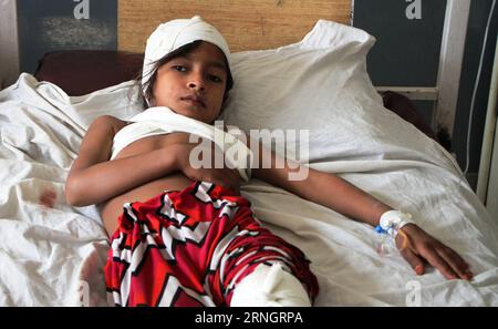 (161011) -- MEHTARLAM (AFGHANISTAN), Oct. 11, 2016 -- An Afghan child receives medical treatment at a local hospital in Mehtarlam, capital of Afghanistan s eastern province of Laghman, on Oct. 11, 2016. One police and three militants were killed and 22 other persons injured when Taliban attacked checkpoints in outskirts of Mehtarlam city on Tuesday, the provincial government said. ) AFGHANISTAN-MEHTARLAM-ATTACK RahmanxSafi PUBLICATIONxNOTxINxCHN   Afghanistan OCT 11 2016 to Afghan Child receives Medical Treatment AT a Local Hospital in  Capital of Afghanistan S Eastern Province of Laghman ON O Stock Photo