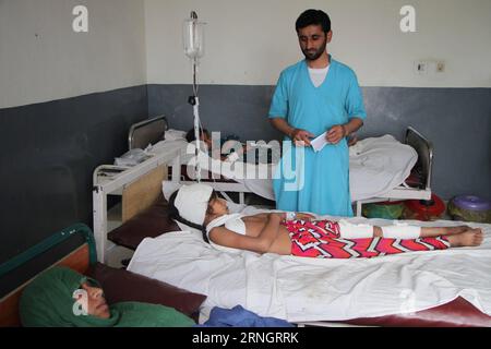 (161011) -- MEHTARLAM (AFGHANISTAN), Oct. 11, 2016 -- Afghan children receive medical treatment at a local hospital in Mehtarlam, capital of Afghanistan s eastern province of Laghman, on Oct. 11, 2016. One police and three militants were killed and 22 other persons injured when Taliban attacked checkpoints in outskirts of Mehtarlam city on Tuesday, the provincial government said. ) AFGHANISTAN-MEHTARLAM-ATTACK RahmanxSafi PUBLICATIONxNOTxINxCHN   Afghanistan OCT 11 2016 Afghan Children receive Medical Treatment AT a Local Hospital in  Capital of Afghanistan S Eastern Province of Laghman ON OCT Stock Photo