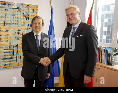 (161019) -- BRUSSELS, Oct. 19, 2016 -- Chinese Vice Premier Ma Kai (L) meets with Kris Peeters, Belgian deputy prime minister and minister of employment, economy and consumer affairs, in charge of foreign trade, in Brussels, Belgium, Oct. 18, 2016. ) (yy) BELGIUM-BRUSSELS-CHINA-MA KAI-KRIS PEETERS-MEETING yexpingfan PUBLICATIONxNOTxINxCHN   Brussels OCT 19 2016 Chinese Vice Premier MA Kai l Meets With Kris Peeters Belgian Deputy Prime Ministers and Ministers of Employment Economy and Consumer Affairs in Charge of Foreign Trade in Brussels Belgium OCT 18 2016 yy Belgium Brussels China MA Kai Kr Stock Photo