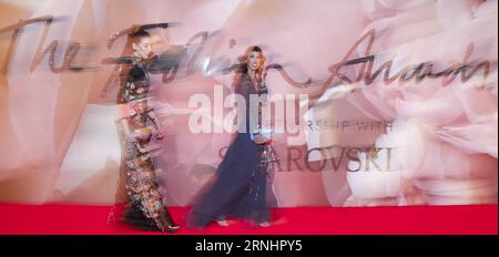 (161206) -- LONDON, Dec. 5, 2016 -- Guests arrive at Royal Albert Hall for the Fashion Awards 2016 in London, Britain, on Dec. 5, 2016. ) (hy) BRITAIN-LONDON-FASHION AWARDS-RED CARPET HanxYan PUBLICATIONxNOTxINxCHN   London DEC 5 2016 Guests Arrive AT Royal Albert Hall for The Fashion Awards 2016 in London Britain ON DEC 5 2016 Hy Britain London Fashion Awards Red Carpet HanxYan PUBLICATIONxNOTxINxCHN Stock Photo