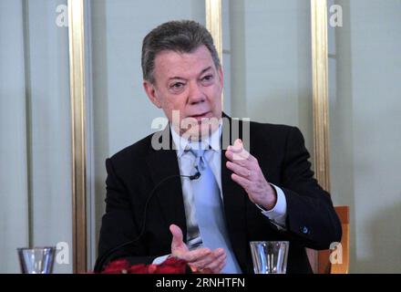 (161209) -- OSLO, Dec. 9, 2016 -- Colombian President and Nobel Peace Prize laureate Juan Manuel Santos speaks during a press conference in Oslo, Norway, on the eve of the prize ceremony, Dec. 9, 2016. Santos said Friday that implementing the newly signed peace agreement as soon as possible is very important as people might lose faith otherwise. ) (zjy) NORWAY-OSLO-COLOMBIA-SANTOS ZhangxShuhui PUBLICATIONxNOTxINxCHN   Oslo DEC 9 2016 Colombian President and Nobel Peace Prize Laureate Juan Manuel Santos Speaks during a Press Conference in Oslo Norway ON The Eve of The Prize Ceremony DEC 9 2016 Stock Photo