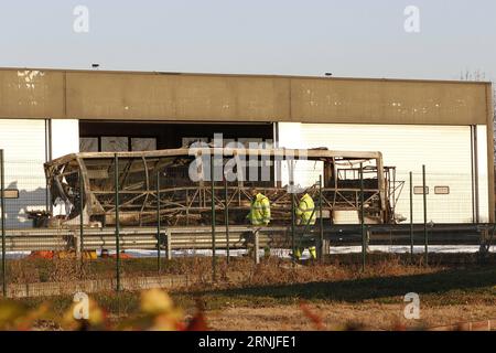 (170122) -- VERONA, Jan. 21, 2017 () -- The remains of the crashed bus are seen in Verona, Italy, Jan. 21, 2017. Sixteen people, primarily teenagers, died and 26 were hurt when the bus leased by a Budapest secondary school crashed into a motorway pylon and burst into flame just before midnight on Friday. The Hungarian government has declared Jan. 23 as an official day of mourning. () (zcc) ITALY-VERONA-SCHOOL BUS-CRASH Xinhua PUBLICATIONxNOTxINxCHN   Verona Jan 21 2017 The Remains of The Crashed Bus are Lakes in Verona Italy Jan 21 2017 Sixteen Celebrities primarily Teenagers died and 26 Were Stock Photo