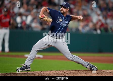 St. Petersburg, FL USA; Tampa Bay Rays relief pitcher Jalen Beeks (68)  delivers a pitch during an MLB game against the Boston Red Sox on  Wednesday, Ap Stock Photo - Alamy