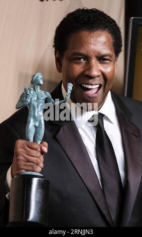 Actor Denzel Washington, winner of the Outstanding Performance by a Male Actor in a Leading Role award for Fences , poses in the press room during the 23rd Annual Screen Actors Guild Awards in Los Angeles, California, the United States, on Jan. 29, 2017.  zw U.S.-ENTERTAINMENT-SCREEN ACTORS GUILD AWARDS ZhaoxHanrong PUBLICATIONxNOTxINxCHN Stock Photo