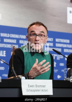 BERLIN, Director of British film T2 Trainspotting Danny Boyle attends a press conference during the 67th Berlinale International Film Festival in Berlin, capital of Germany, on Feb. 10, 2017. )(yk) GERMANY-BERLIN-67TH BERLINALE- T2 TRAINSPOTTING ShanxYuqi PUBLICATIONxNOTxINxCHN   Berlin Director of British Film T2 Trainspotting Danny Boyle Attends a Press Conference during The 67th Berlinale International Film Festival in Berlin Capital of Germany ON Feb 10 2017 YK Germany Berlin 67th Berlinale T2 Trainspotting  PUBLICATIONxNOTxINxCHN Stock Photo
