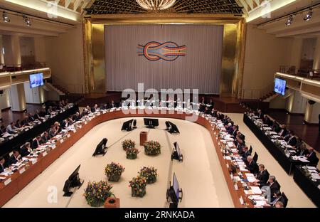 Bilder des Tages (170317) -- BADEN-BADEN(GERMANY), March 17, 2017 -- Participants attend the G20 Finance Ministers and Central Bank Governors meeting in Baden-Baden, Germany on March 17, 2017. ) GERMANY-BADEN-BADEN-G20-MEETING LuoxHuanhuan PUBLICATIONxNOTxINxCHN   Images the Day  bath bath Germany March 17 2017 Participants attend The G20 Finance Minister and Central Bank Governors Meeting in bath bath Germany ON March 17 2017 Germany bath bath G20 Meeting LuoxHuanhuan PUBLICATIONxNOTxINxCHN Stock Photo