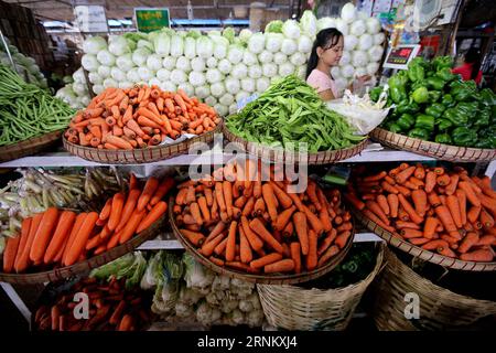 (170423) -- YANGON, April 23, 2017 -- Vegetables are on display for sell at the Thiri Mingalar wholesale market in Yangon, Myanmar, April 23, 2017. ) (zw) MYANMAR-YANGON-MARKET UxAung PUBLICATIONxNOTxINxCHN   Yangon April 23 2017 Vegetables are ON Display for Sell AT The Thiri Mingalar Wholesale Market in Yangon Myanmar April 23 2017 ZW Myanmar Yangon Market UxAung PUBLICATIONxNOTxINxCHN Stock Photo