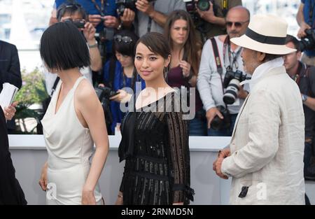 (170523) -- CANNES, May 23, 2017 -- Actress Ayame Misaki (C) poses for a photocall of the film Hikari (Radiance) during the 70th Cannes Film Festival at Palais des Festivals in Cannes, France, on May 23, 2017. ) (dtf) FRANCE-CANNES-70TH CANNES FILM FESTIVAL-HIKARI XuxJinquan PUBLICATIONxNOTxINxCHN   Cannes May 23 2017 actress Ayame Misaki C Poses for a photo call of The Film Hikari Radiance during The 70th Cannes Film Festival AT Palais the Festivals in Cannes France ON May 23 2017 dtf France Cannes 70th Cannes Film Festival Hikari XuxJinquan PUBLICATIONxNOTxINxCHN Stock Photo