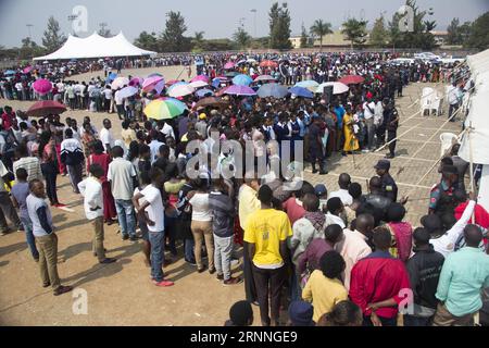 Welt-Hepatitis-Tag am 28. Juli 170713 -- KIGALI, July 13, 2017 -- Rwandan people wait to receive hepatitis vaccines during the 2017 World Hepatitis Day campaign in Kigali, Rwanda, on July 13, 2017. Over 15,000 Rwandans received free hepatitis vaccines during the 2017 World Hepatitis Day campaign.  RWANDA-KIGALI-WORLD HEPATITIS DAY-CAMPAIGN GabrielxDusabe PUBLICATIONxNOTxINxCHN Stock Photo