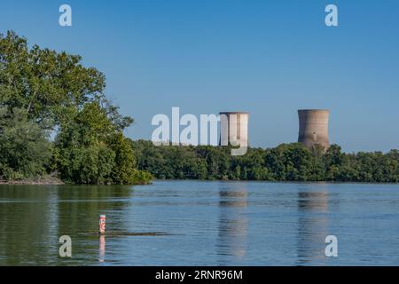 Close Up of the Cooling Towers, Three Mile Island, Pennsylvania USA Stock Photo