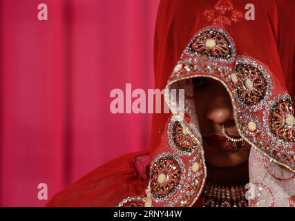Buy Luxury Lace Muslim Wedding Dress, Hijab Wedding Dress, Beaded Lace,  Hijab Bridal Gown, White Wedding Dress, Islamic Dress, Long Sleeve Dress  Online in India - Etsy