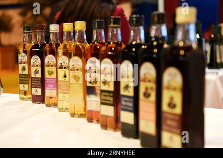 (180321) -- MADRID, March 21, 2018 -- Olive oil bottles are presented at the World Olive Oil Exhibition in Madrid, Spain, on March 21, 2018. The World Olive Oil Exhibition was held in Madrid on Wednesday and Thursday. Some 6,000 visitors from more than 30 countries and regions are expected to come to this important international event of olive oil. ) (rh) SPAIN-MADRID-OIL-EXHIBITION GuoxQiuda PUBLICATIONxNOTxINxCHN Stock Photo