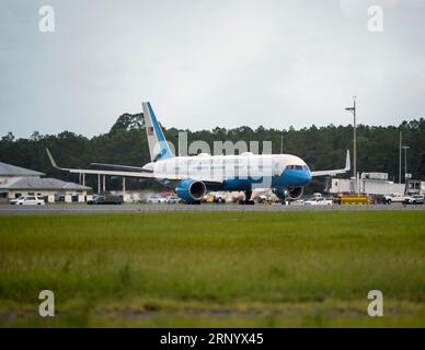 Biden lands at GNV airport, visits Live Oak