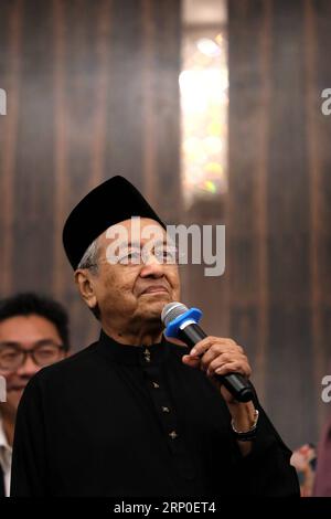 (180510) -- KUALA LUMPUR, May 10, 2018 -- Malaysia s new Prime Minister Mahathir Mohamad attends a press conference in Petaling Jaya, Selangor, Malaysia, May 10, 2018. Mahathir Mohamad, 92, a former Malaysian prime minister who led the opposition to achieve a stunning victory in the general election, took the oath of office on Thursday night, becoming the world s oldest government leader. ) MALAYSIA-PETALING JAYA-NEW PRIME MINISTER ZhuxWei PUBLICATIONxNOTxINxCHN Stock Photo