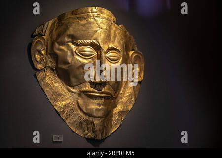 (180525) -- ATHENS, May 25, 2018 -- Picture taken on May 23, 2018 shows the gold death-mask known as mask of Agamemnon exhibited at the National Archaeological Museum in Athens, Greece. Located in the center of Athens, the National Archaeological Museum houses more than 20,000 exhibits, including the world s finest collection of Greek antiquities. ) GREECE-ATHENS-NATIONAL ARCHAEOLOGICAL MUSEUM LefterisxPartsalis PUBLICATIONxNOTxINxCHN Stock Photo