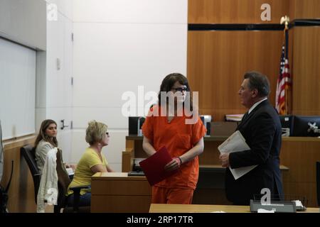 (180615) -- PHOENIX, June 15, 2018 -- Holly Davis (2nd R) appears with her lawyer at the Superior Court of Arizona in Maricopa County in Phoenix, Arizona, the United States, June 15, 2018. American woman Holly Davis was sentenced to 25 years in prison on Friday in a court in the western U.S. state of Arizona for the murder of Jiang Yue, a 19-year-old Chinese exchange student attending Arizona State University, after a rear-end collision in 2016. ) U.S.-ARIZONA-CHINESE STUDENT-MURDER-TRIAL GaoxShan PUBLICATIONxNOTxINxCHN Stock Photo