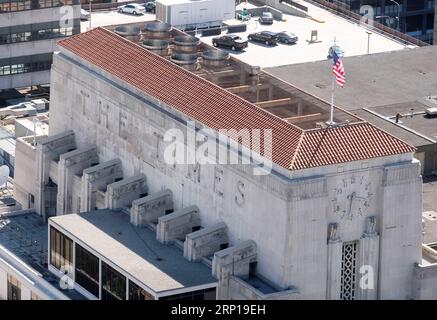 (180619) -- LOS ANGELES, June 19, 2018 -- The Los Angeles Times building is seen in downtown Los Angeles, the United States, on June 18, 2018. For the first time in nearly 20 years, the Los Angeles Times on Monday officially returned to local ownership as billionaire Dr. Patrick Soon-Shiong completed his 500-million-U.S.-dollar purchase of the publication, as well as the San Diego-Union Tribune and the rest of the California News Group. ) (wtc) U.S.-LOS ANGELES TIMES-OWNERSHIP ZhaoxHanrong PUBLICATIONxNOTxINxCHN Stock Photo