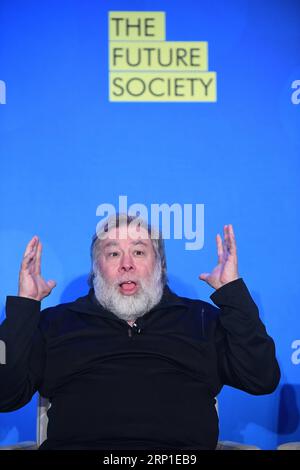 (180630) -- SILICON VALLEY, June 30, 2018 -- Apple Co-Founder Steve Wozniak attends the U.S.- China AI Tech Summit in Silicon Valley, the United States, June 29, 2018. The U.S.- China AI Tech Summit took place on Friday in Silicon Valley, seeking to start an open dialogue between tech leaders of the two countries on the major challenges ahead with the acceleration of AI adoption across various industries. ) (zcc) U.S.-SILICON VALLEY-CHINA-SUMMIT WuxXiaoling PUBLICATIONxNOTxINxCHN Stock Photo