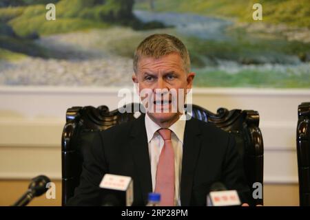 (180824) -- PYONGYANG, Aug. 24, 2018 -- UN Under-Secretary-General Erik Solheim speaks to the media in Pyongyang, during his four-day visit to the Democratic People s Republic of Korea (DPRK) on Aug. 24, 2018. The United Nations (UN) is willing to offer all possible support for the peace process on the Korean Peninsula, he said here on Friday. ) (djj) DPRK-PYONGYANG-UN-ENVOY ChengxDayu PUBLICATIONxNOTxINxCHN Stock Photo