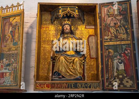 King canute hi-res stock photography and images - Alamy