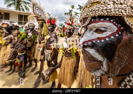 Dancers in war paint, Yam Harvest Festival in MAPRIK, Papua New Guinea ...