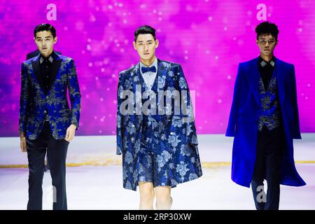 (180916) -- BEIJING, Sept. 16, 2018 -- Models present creations at the 2018 Beijing Fashion Week in Beijing, capital of China, Sept. 15, 2018. The 2018 Beijing Fashion Week kicked off here Saturday. ) (yxb) CHINA-BEIJING-FASHION WEEK (CN) LiuxJinhai PUBLICATIONxNOTxINxCHN Stock Photo