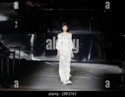 (180923) -- MILAN, Sept. 23, 2018 () -- A model walks the runway at the Missoni fashion show during Milan Fashion Week Spring/Summer 2019 in Milan, Italy, on Sept. 22, 2018. () (hy) ITALY-MILAN-FASHION WEEK-MISSONI Xinhua PUBLICATIONxNOTxINxCHN Stock Photo