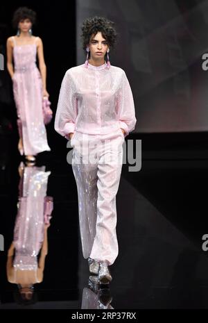 (180923) -- MILAN, Sept. 23, 2018 () -- Models walk the runway at the Giorgio Armani fashion show during Milan Fashion Week Spring/Summer 2019 in Milan, Italy, on Sept. 23, 2018. () ITALY-MILAN-FASHION WEEK-GIORGIO ARMANI Xinhua PUBLICATIONxNOTxINxCHN Stock Photo