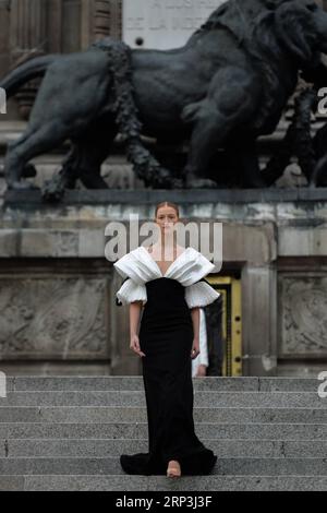 (181007) -- MEXICO CITY, Oct. 7, 2018 -- A model presents a creation at the Benito Santos Show on the first day of Mercedes-Benz Fashion Week Mexico City in Mexico City, Mexico, on Oct. 7, 2018. ) MEXICO-MEXICO CITY-FASHION WEEK XinxYuewei PUBLICATIONxNOTxINxCHN Stock Photo