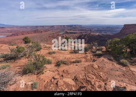 hiking the dead horse trail in dead horse point state park in utah in the usa Stock Photo