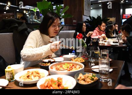 (181110) -- TIANJIN, Nov. 10, 2018 -- Customers dine at a smart restaurant operated by China s e-commerce giant JD.com in north China s Tianjin, Nov. 10, 2018. The full process including ordering, cooking and serving of food is based on AGV (automated guided vehicle) robots and artificial intelligence (AI) technology at the smart restaurant. ) (gxn) CHINA-TIANJIN-ROBOT-RESTAURANT (CN) LixRan PUBLICATIONxNOTxINxCHN Stock Photo