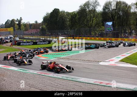 Monza, Italy. 03rd Sep, 2023. Start of the 2023 Formula 1 Pirelli Grand Premio d'Italia Grand Prix, 14th round of the 2023 Formula One World Championship from September 1 to 3, 2023 on the Autodromo Nazionale di Monza, in Monza, Italy - Photo Eric Alonso/DPPI Credit: DPPI Media/Alamy Live News Stock Photo