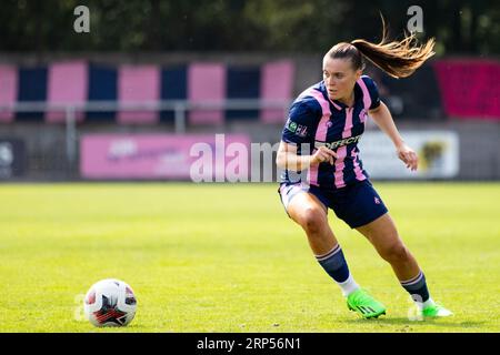 London, UK. 3rd September, 2023. Mia Lockett (10 Dulwich Hamlet) in action during the London and South East Regional Womens Premier League game between Dulwich Hamlet and Ebbsfleet United at Champion Hill. Credit: Liam Asman/Alamy Live News Stock Photo