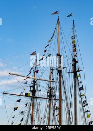 Mast, rigging and flags of a classic sailing ship Stock Photo - Alamy