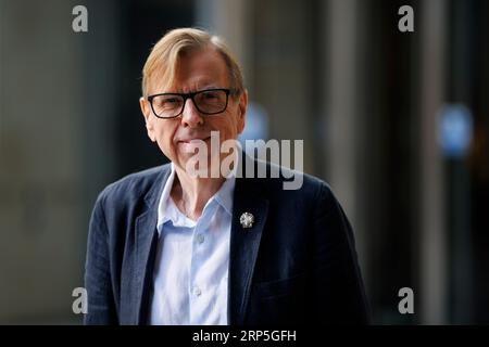 Timothy Spall, actor, departs Broadcasting House following the recording of Sunday with Laura Kuenssberg.  Guests at the BBC’s Sunday with Laura Kuens Stock Photo