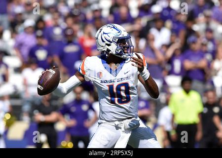 Seattle, WA, USA. 02nd Sep, 2023. Boise State Broncos quarterback Taylen Green (10) ready to pass during the NCAA football game between the Boise State Broncos and Washington Huskies at Husky Stadium in Seattle, WA. Steve Faber/CSM/Alamy Live News Stock Photo