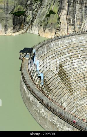 Spitallamm arch gravity dam on the Grimselsee reservoir, Guttannen, Canton Bern, Switzerland Stock Photo