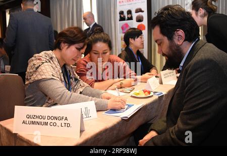 (190328) -- ISTANBUL, March 28, 2019 (Xinhua) -- Chinese and Turkish participants talk during the Turkey-China trade and investment seminar in Istanbul, Turkey, on March 28, 2019. Turkish and Chinese business people attending a seminar in Istanbul on Thursday explored ways of increasing bilateral trade and investment. A Chinese business delegation comprising 28 Chinese enterprises and more than 40 entrepreneurs attended the seminar. (Xinhua/Xu Suhui) TURKEY-ISTANBUL-TURKEY-CHINA TRADE AND INVESTMENT SEMINAR PUBLICATIONxNOTxINxCHN Stock Photo