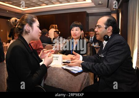 (190328) -- ISTANBUL, March 28, 2019 (Xinhua) -- Chinese and Turkish participants talk during the Turkey-China trade and investment seminar in Istanbul, Turkey, on March 28, 2019. Turkish and Chinese business people attending a seminar in Istanbul on Thursday explored ways of increasing bilateral trade and investment. A Chinese business delegation comprising 28 Chinese enterprises and more than 40 entrepreneurs attended the seminar. (Xinhua/Xu Suhui) TURKEY-ISTANBUL-TURKEY-CHINA TRADE AND INVESTMENT SEMINAR PUBLICATIONxNOTxINxCHN Stock Photo