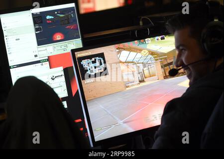 (190329) -- VIENNA, March 29, 2019 -- People play games during the 2019 Austrian electronic sports festival in Vienna, Austria, March 28, 2019. The 3-day festival opened on Thursday. ) (SP)AUSTRIA-VIENNA-ELECTRONIC SPORTS FESTIVAL GuoxChen PUBLICATIONxNOTxINxCHN Stock Photo