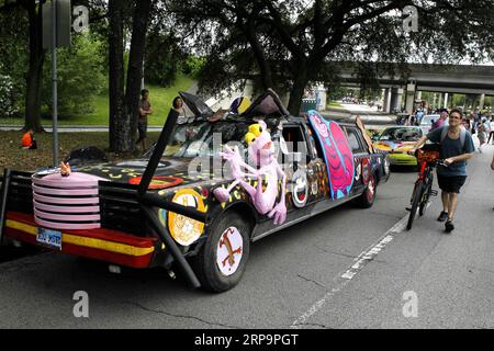 In pics: 35th Houston Art Car Parade in Houston-Xinhua