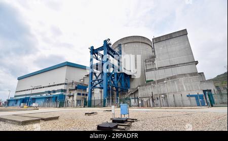 (190505) -- BEIJING, May 5, 2019 (Xinhua) -- Photo taken on April 12, 2018 shows the outside view of Unit 1 of Ling ao nuclear power plant in Shenzhen, south China s Guangdong Province. China saw an optimized energy consumption structure last year with an increase of clean energy, an industry report showed. Consumption of clean energy, including natural gas, hydropower, nuclear power and wind power, accounted for 22.1 percent of energy consumed last year, up 1.3 percentage points from 2017, China Electric Power Planning & Engineering Institute said in the report released on April 28, 2019. Coa Stock Photo