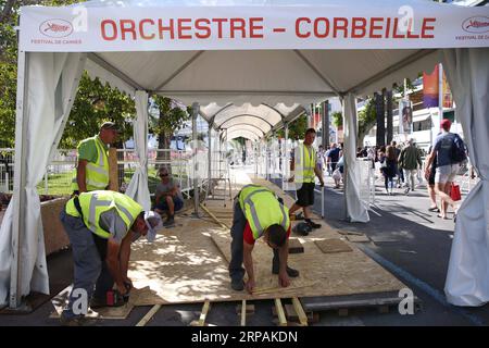 (190513) -- CANNES, May 13, 2019 (Xinhua) -- Workers make preparations for the 72nd edition of Cannes Film Festival in Cannes, France, on May 13, 2019. The 72nd edition of Cannes Film Festival will kick off on May 14. (Xinhua/Gao Jing) FRANCE-CANNES-72ND FILM FESTIVAL PUBLICATIONxNOTxINxCHN Stock Photo