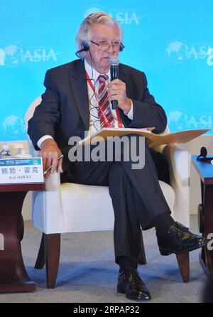 (190516) -- BEIJING, May 16, 2019 -- File photo taken on April 11, 2014 shows former Australian Prime Minister Bob Hawke at the Boao Forum for Asia in Boao, south China s Hainan Province. Former Australian Prime Minister Bob Hawke died at his Sydney residence on Thursday, aged 89. ) AUSTRALIA-POLITICS-BOB HAWKE ZhaoxYinquan PUBLICATIONxNOTxINxCHN Stock Photo